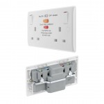 ARCD 13A Double Socket with Independent Switches – MOULD Series 822ARCD Pearlescent White